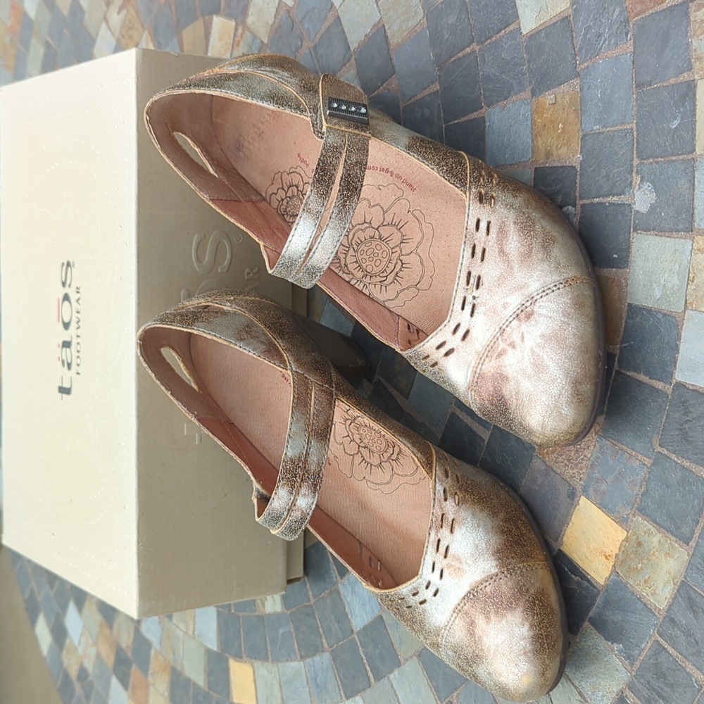 Taos Stunner Mary Jane Pump Pewter Leather Size 41